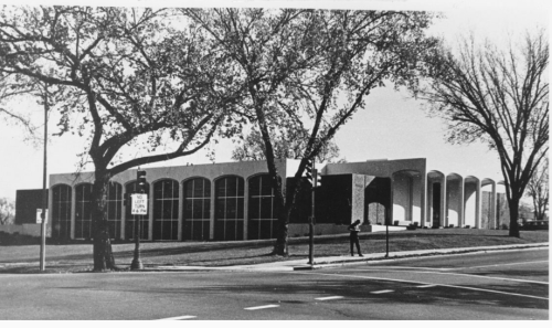 The previous Plaza Branch location at Ward Parkway and Main.