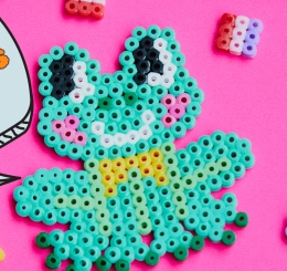 perler bead frog and hexagon